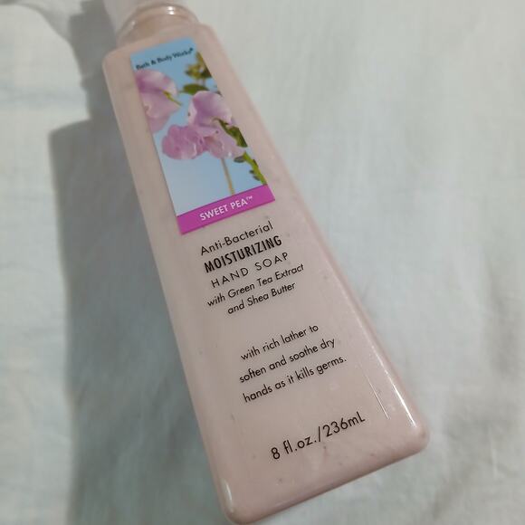 Bath & Body Works 8oz Sweet Pea anti-bact Moisturizing hand soap DISCONTINUED - Picture 2 of 8